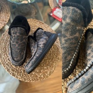 HeyDude Women’s Denny Leopard Print Booties Size 9